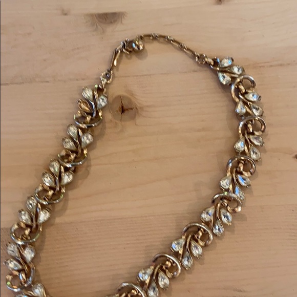 Rhinestone floral necklace - Picture 6 of 6